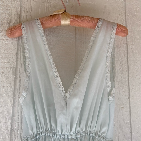 Lace Trimmed Vintage Night Gown - Soft Blue Small - Picture 6 of 12